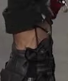 hynchnstar's tweet photo. Can i grab your waist and chest and kiss them and bite them and smooch them and leave marks on them and kiss them again and worship them and i don't know just please let me taste your skin i'll be gentle https://t.co/6M9l9mmpIi