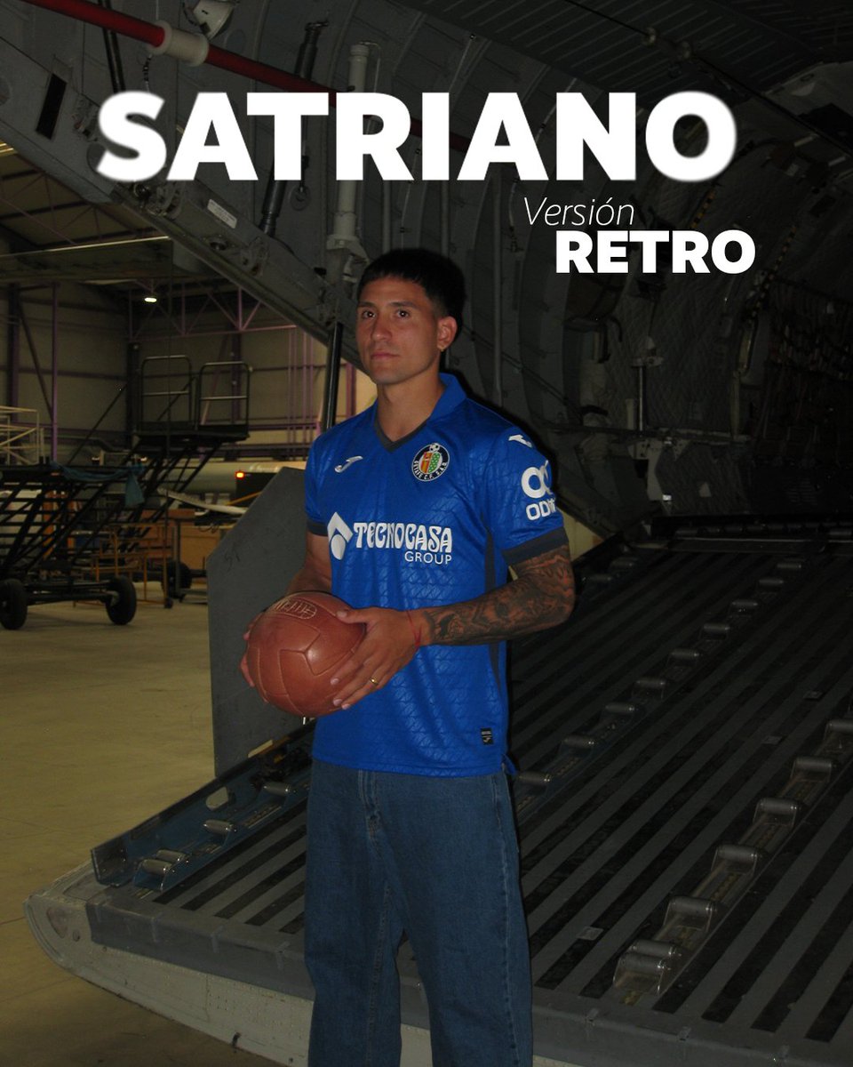 GetafeCF's tweet photo. Satriano en versión 𝓻𝓮𝓽𝓻𝓸 es todo lo que necesitabas hoy 📸🔙💙 https://t.co/PbXVsLoG4U