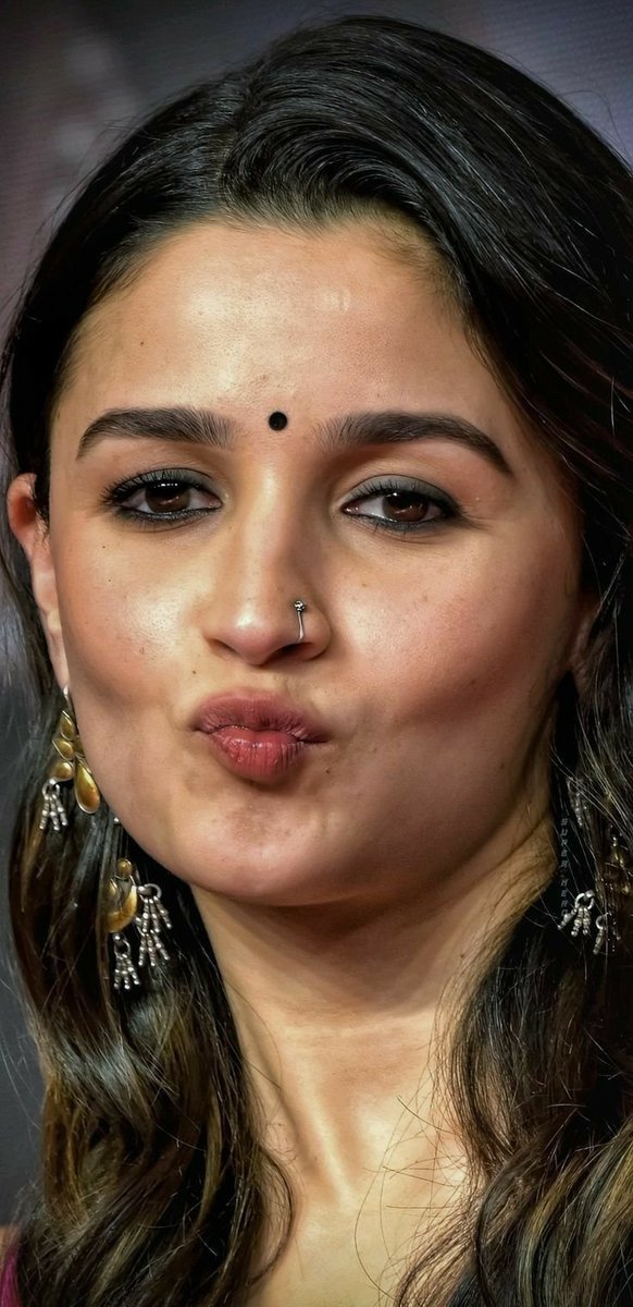 arjun21181's tweet photo. Kissing, Smooching, Licking her Face for endless hours while cucking her in missionary pose on a warm bed will be a divine experience with #AliaBhatt 💦🍑 https://t.co/gUDkzjNncU