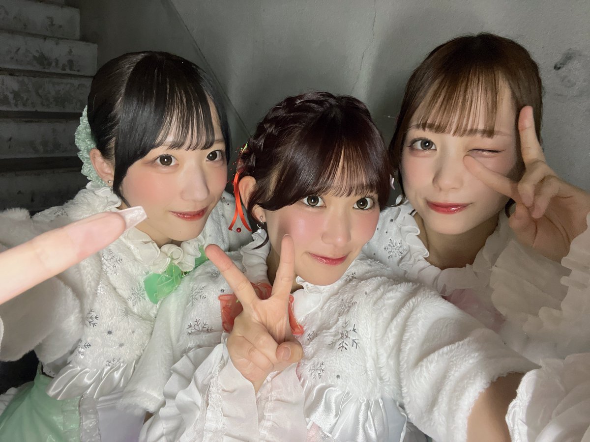 AJ_TSUIMA's tweet photo. 『アナフェス北海道MINI vol.114』
『mole 浴衣2マン LIVE!!』

ありがとうございました！！！

出番前のメンバーの自撮りお届け📸⚡️

⬇️Next Stage
明日　7/5(日)
・『アナフェス北海道MINI vol.115』
🎫 https://t.co/J5dQ2dfgfg

・『アナフェス北海道MINI vol.116』
🎫 https://t.co/Hvd2WeopW4

#CrystalNeige