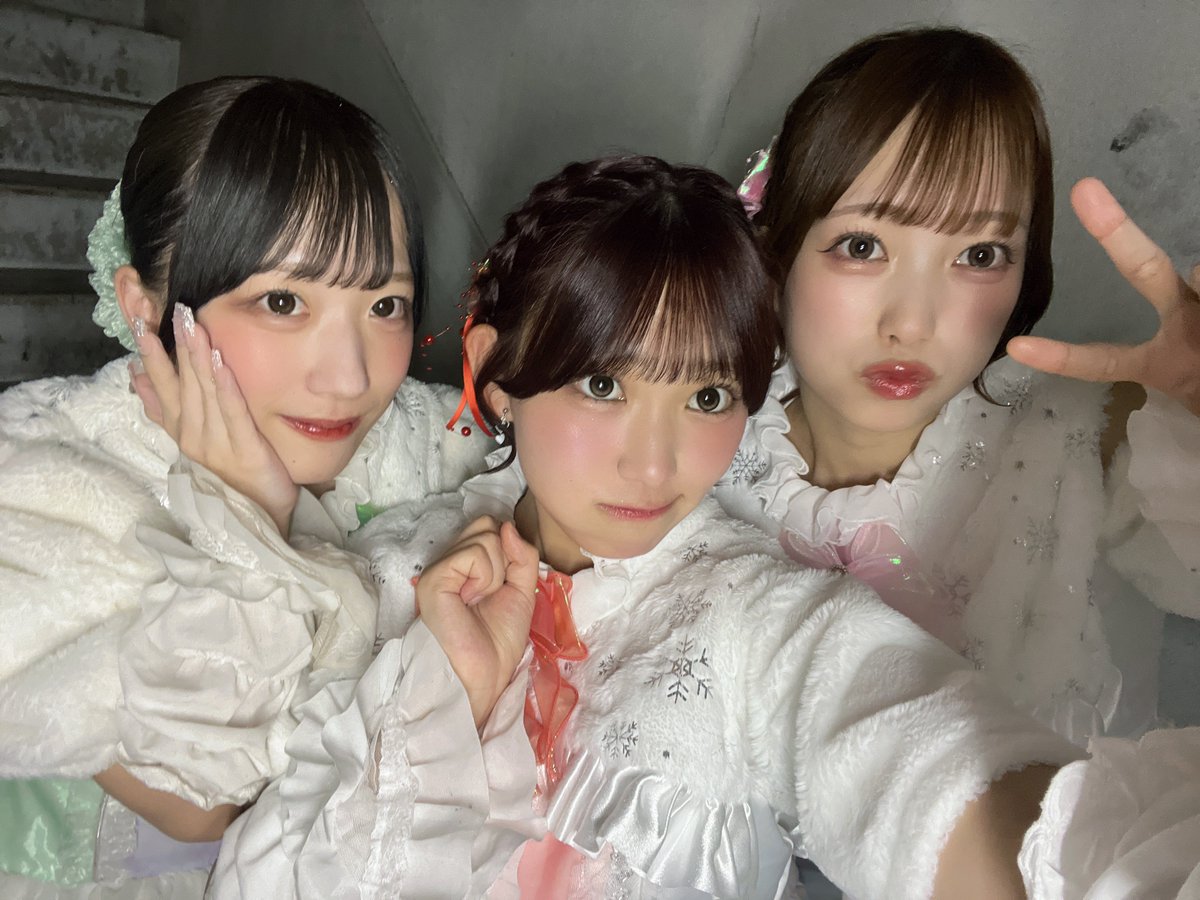 AJ_TSUIMA's tweet photo. 『アナフェス北海道MINI vol.114』
『mole 浴衣2マン LIVE!!』

ありがとうございました！！！

出番前のメンバーの自撮りお届け📸⚡️

⬇️Next Stage
明日　7/5(日)
・『アナフェス北海道MINI vol.115』
🎫 https://t.co/J5dQ2dfgfg

・『アナフェス北海道MINI vol.116』
🎫 https://t.co/Hvd2WeopW4

#CrystalNeige