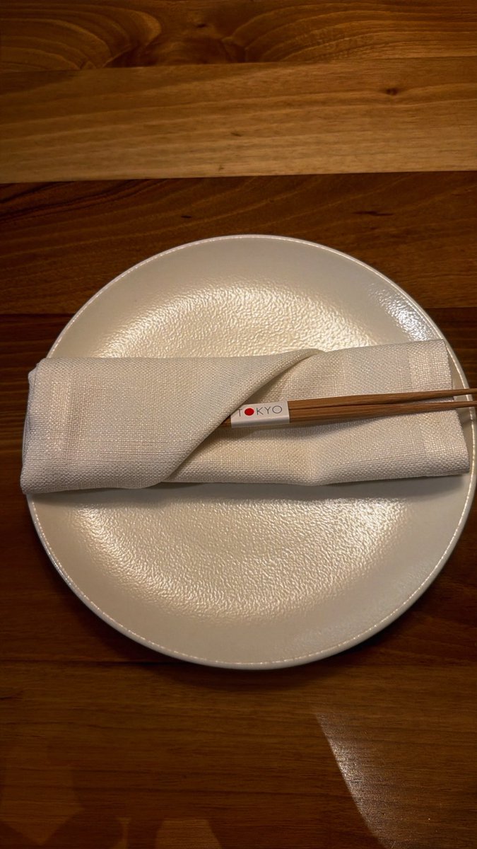 rh__08's tweet photo. TOKYO 🍽️ https://t.co/nrh12ZYk0h