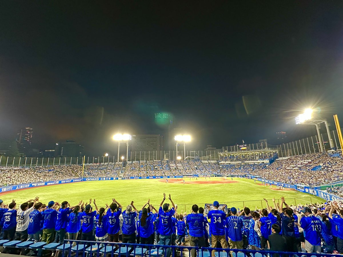 Hummel9999's tweet photo. 神宮より＼🏆横浜優勝🏆／

篠木の初完投に筒香の久しぶりの特大ホームランそして久しぶりのカード勝ち越しにもう最高すぎ‼️明日も勝って3連勝するしかないよこれは😆😆 https://t.co/efcxJTsH0I