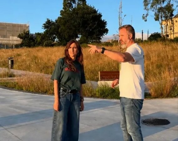 acorunapp's tweet photo. Os deputados do @GrupoPopularGal, @PomarTojo e @RubenLorenzoG, visitan os terreos que albergarán a futura infraestrutura sanitaria

https://t.co/tZFayJrZdC https://t.co/Kj30EZEHSG