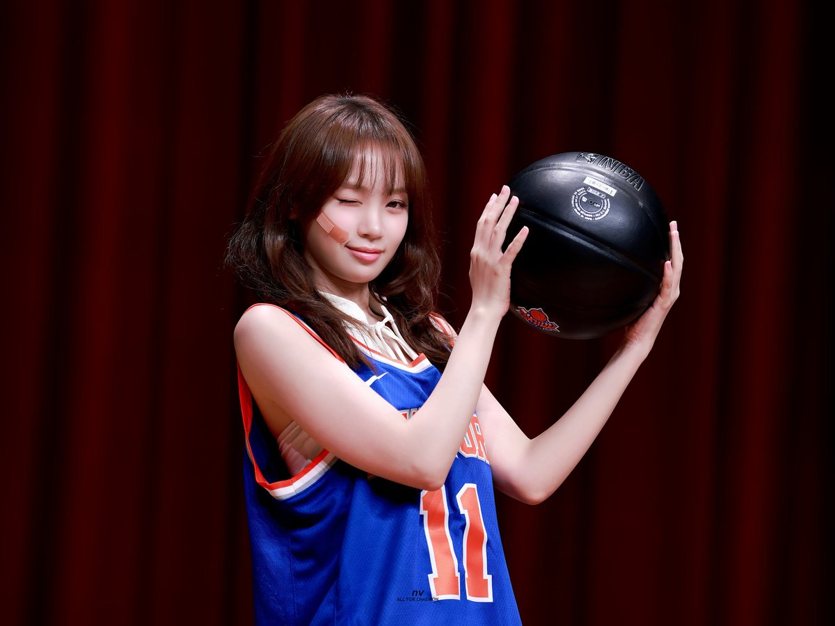 nv_chae's tweet photo. 260704

CHAEBRON🏀🏀

#CHAEWON #김채원 #채원
#LE_SSERAFIM #르세라핌 https://t.co/FMxt7Oyp7Y