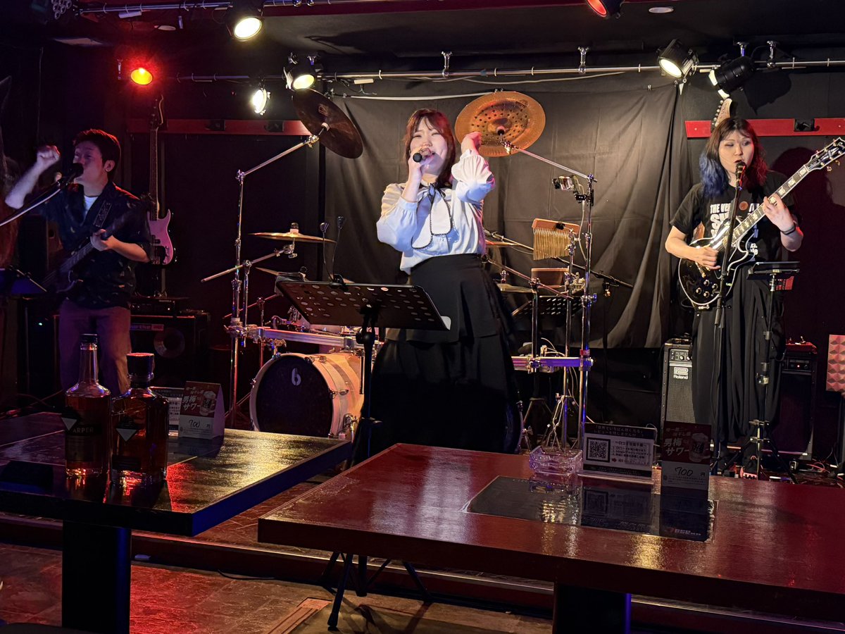 gorilla5554's tweet photo. お酒飲んで懐かしい名曲を聴きながら当時を思い出せるから大好物なのよ^_^
今日も我がお耳の故郷は元気です。
この躍動感は生で見るべし！
#ジャパロカ https://t.co/NfXPeFCEL0