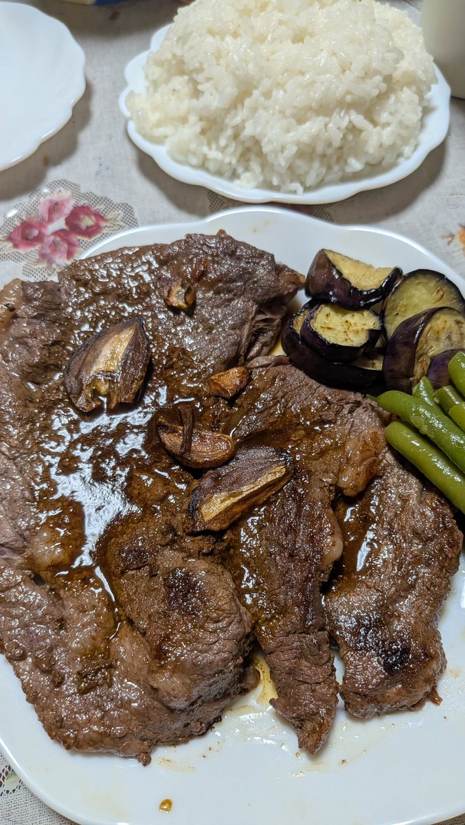 mj2394512's tweet photo. 3度の飯より飯が好き!!🤘
今夜もステーキ🥩 https://t.co/QvGly3q03X
