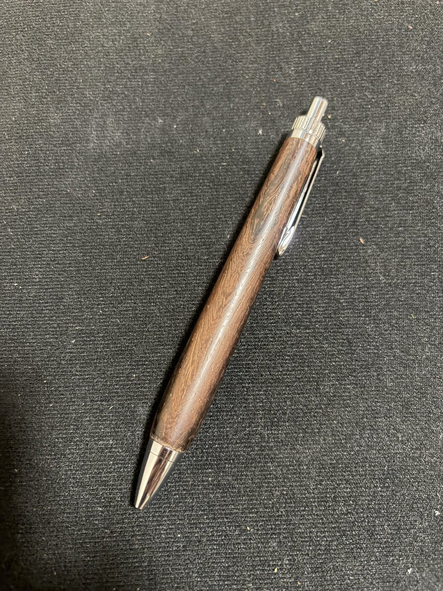 matuyasann's tweet photo. 待茶屋周年記念プレゼント企画
まいどありがとうございます！
ランセオラリア上杢ボールペン
〜参加方法〜
このアカウントのフォロー&amp;この投稿のリポスト
期限
7/12（日）23時まで
ぜひご参加ください！ https://t.co/h8eSvd15kO