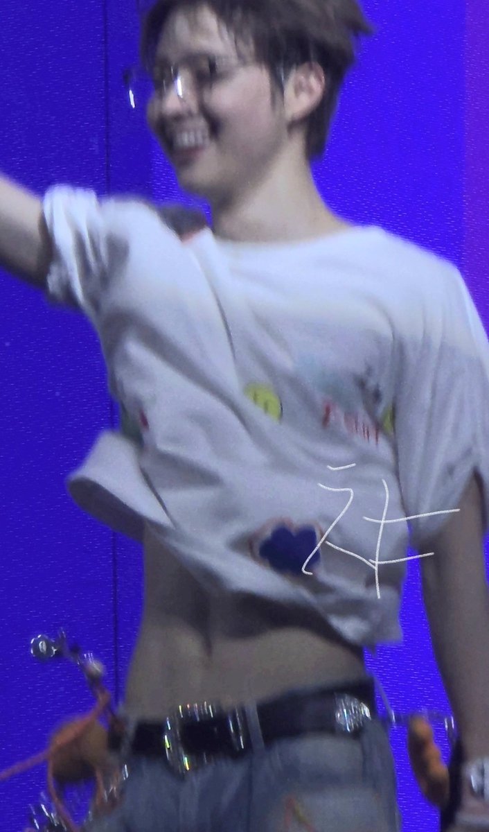 euichuuu's tweet photo. byun wiju r u interested in becoming a participant in my study defying male biology https://t.co/I1SAGVGIDV