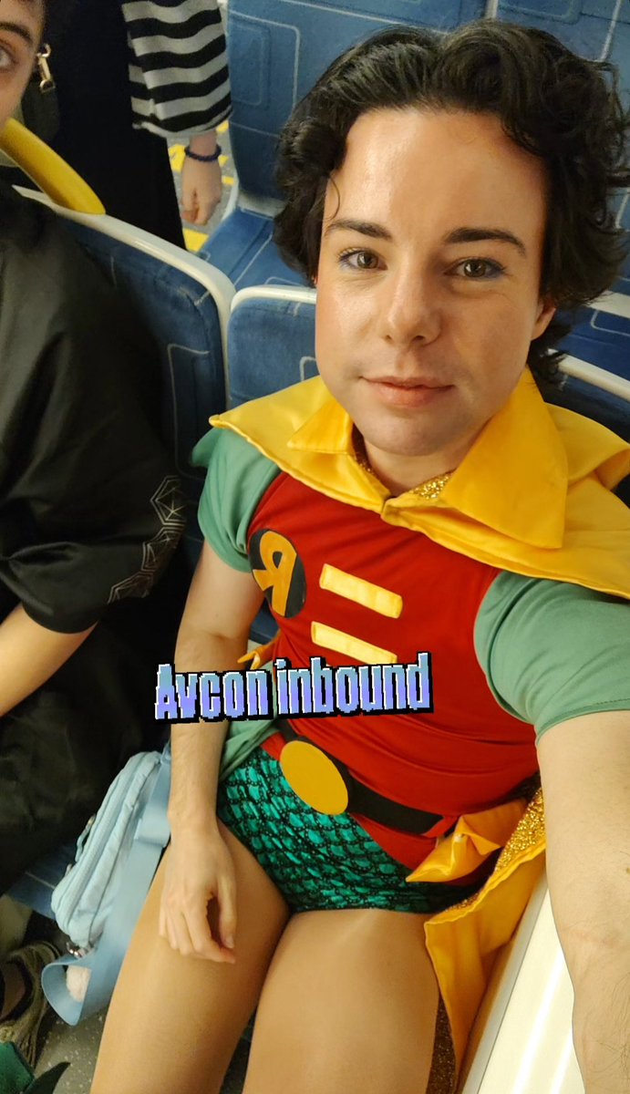 Mickidona's tweet photo. Had a great time at #Avcon today.. can't wait for day two ! https://t.co/sH7LGLEuyC