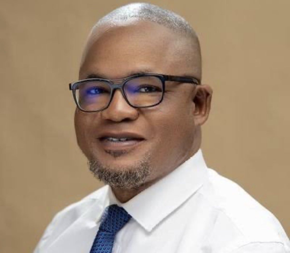 Acquitator81C's tweet photo. L’Hon @kazadi_peter s’invite dans un débat dont il ne détient pas suffisamment d’informations. Avant de lancer des défis,il serait plus avisé de s’informer auprès des constitutionnalistes procurés. Puisqu’il réclame un débat contradictoire,je l’attends sur le plateau de #Télé50 https://t.co/pNHb5jHqym