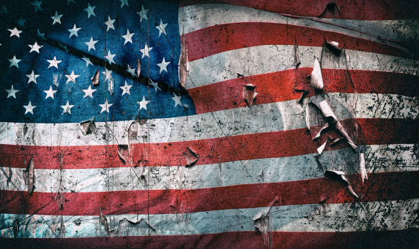 TallbarFIN's tweet photo. Happy Independence Day, United States of America. 

You are currently morally lost and in decline, but I hope that one day you will return to the country I admired so much. https://t.co/fNybacdvDi