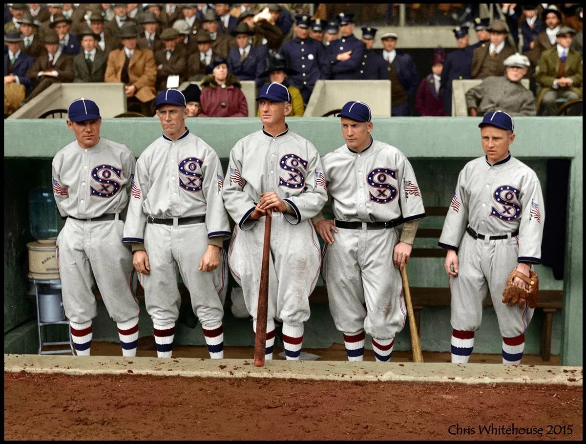 ComiskeyCrew's tweet photo. Happy Independence Day! The 1917 #WhiteSox were one of the very first baseball teams to incorporate a patriotic design into their uniforms. Also, the tradition of playing the Star Spangled Banner at ballgames allegedly began at old Comiskey Park in 1918. https://t.co/9oTg5xqS7N