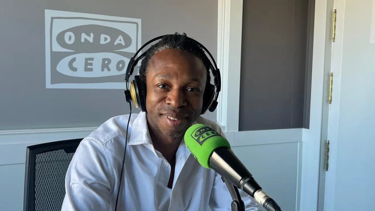 jatirado's tweet photo. #Sociedad #Noticias Ousman Umar lleva al cine su viaje de Ghana a Barcelona con tan solo 12 años: "Nadie merece vivir semejante tortura e inhumanidad": 'Viaje al país de los blancos' cuenta la historia de un niño que, con 12 años, emprendió un peligroso… https://t.co/A8taqVCaVp https://t.co/3S5tp7FVdY