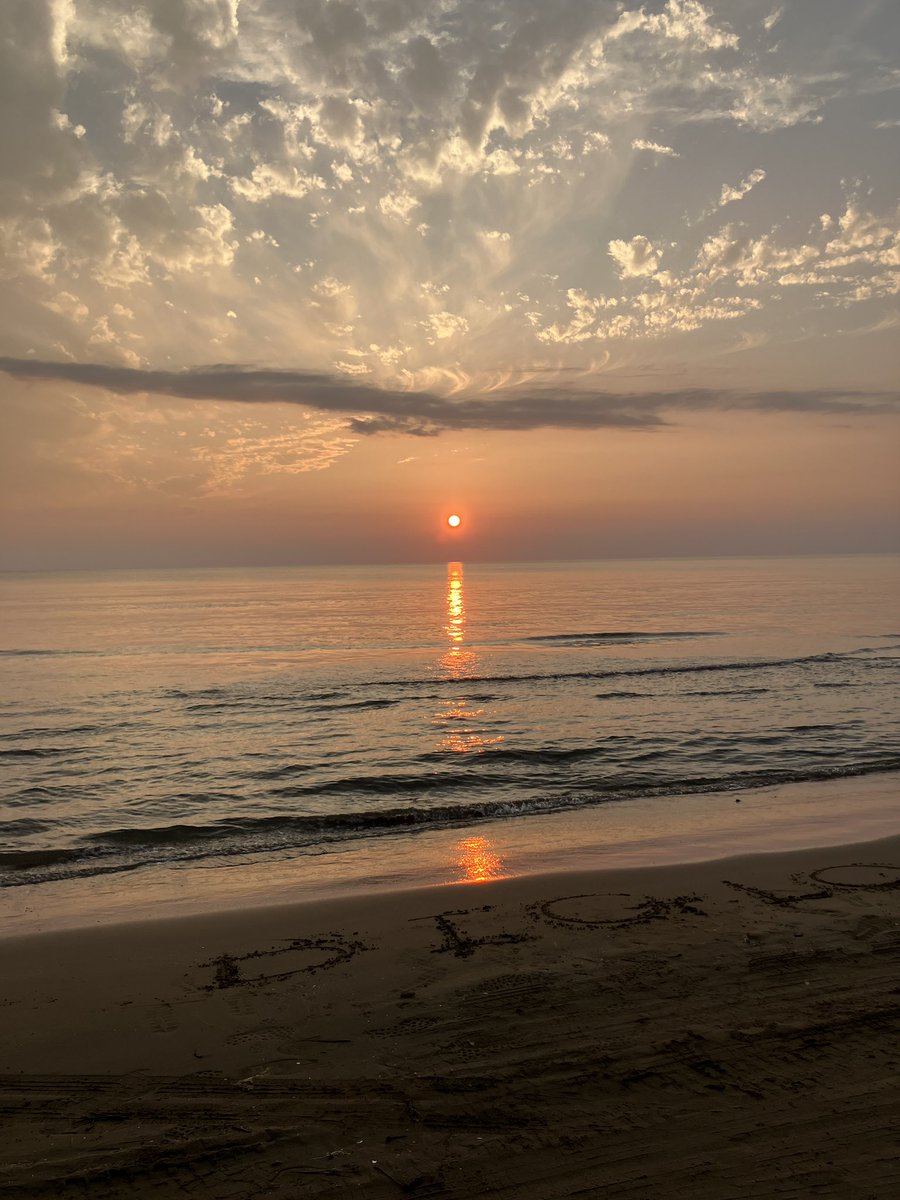 benton123's tweet photo. 今日の千里浜の夕日 https://t.co/Vhu2682Zy3