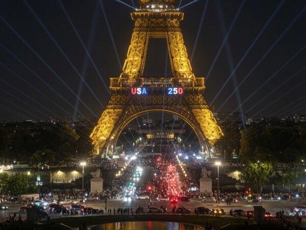 jtinaglia's tweet photo. ‘USA 250’ Lights Up the Eiffel Tower as Paris Marks American Independence https://t.co/Q4c4jnstYB