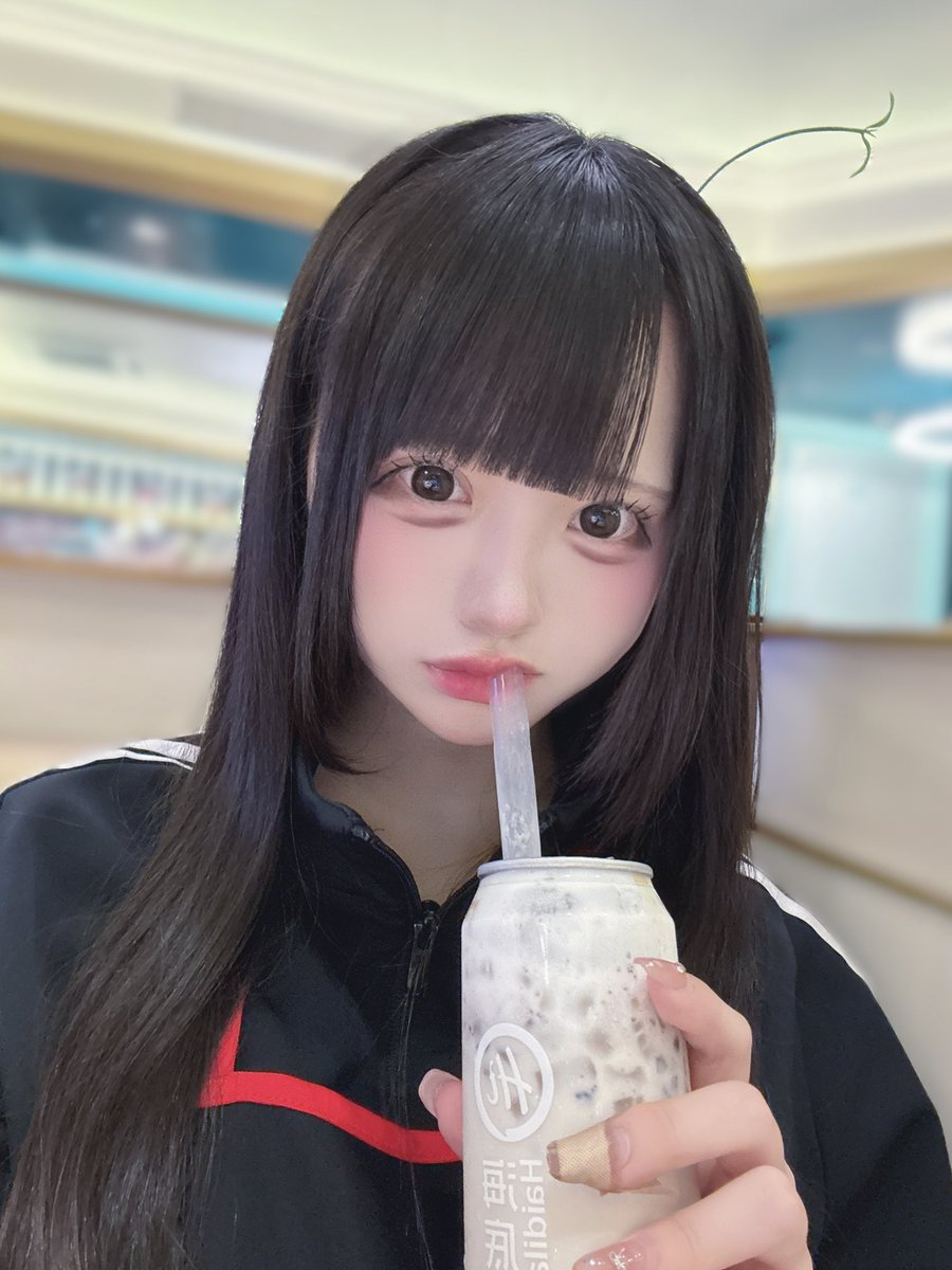 nako_lovepani's tweet photo. 頭に葉っぱ生えたよ〜🌱🌱 https://t.co/dk45fFINdE