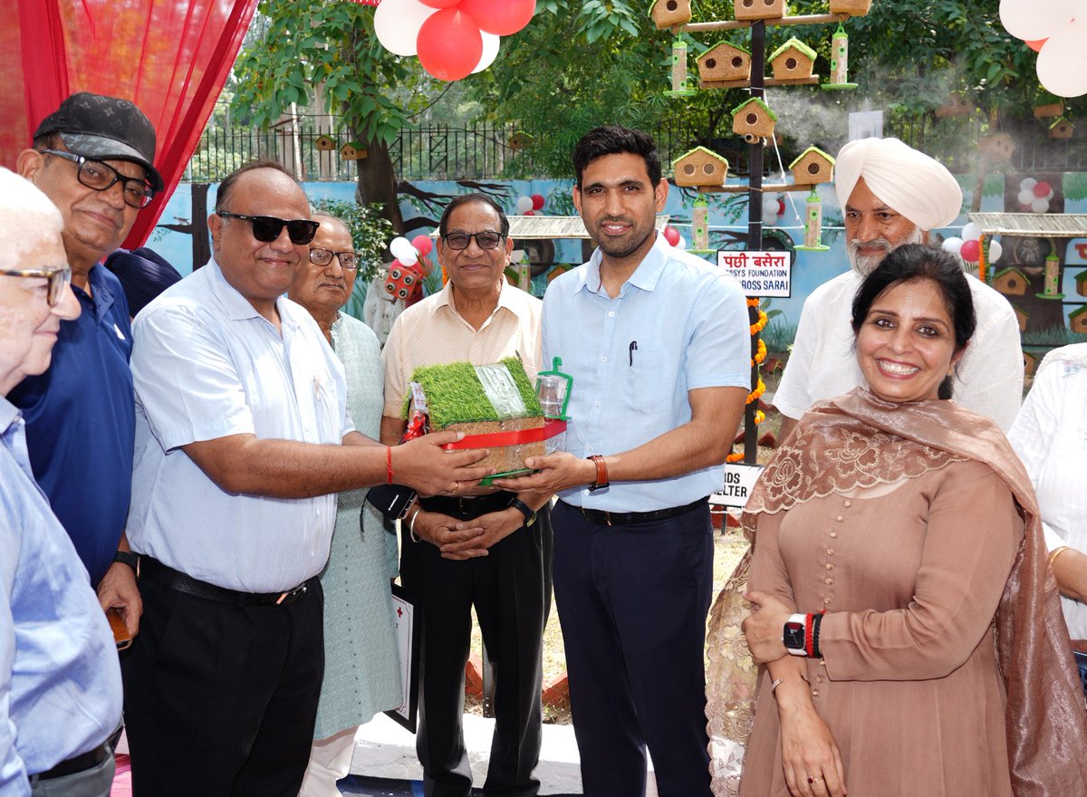 IndianRedCross's tweet photo. The Chandigarh Red Cross Society proudly launched its Bird Welfare Programme, Red Cross Panchi Basera was inaugurated by Sh. Nishant Kumar Yadav, IAS, Deputy Commissioner-cum-Chairman, Chandigarh Red Cross. 
#ChandigarhRedCross #PanchiBasera #BirdWelfare #ProtectNature #IFRC https://t.co/0nDL898PQO