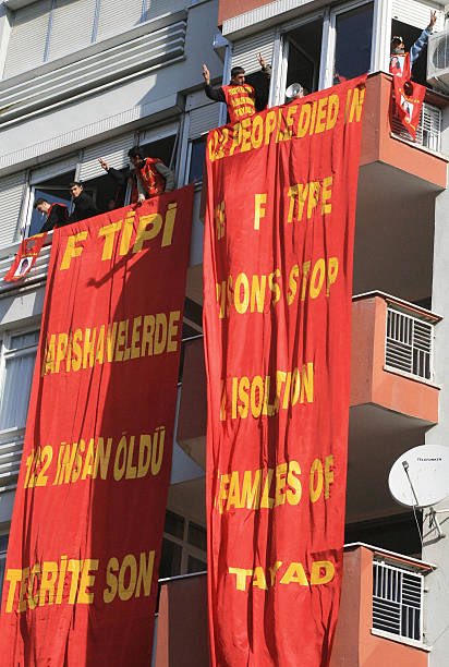 dunydanmltf165's tweet photo. F tipi hapishanelere karşın Tayad’lı Ailelerin yaptığı eylemden kareler. 
#KuyuTipleriKapatılsın

Ankara, 2006 https://t.co/cZriWDEfs3