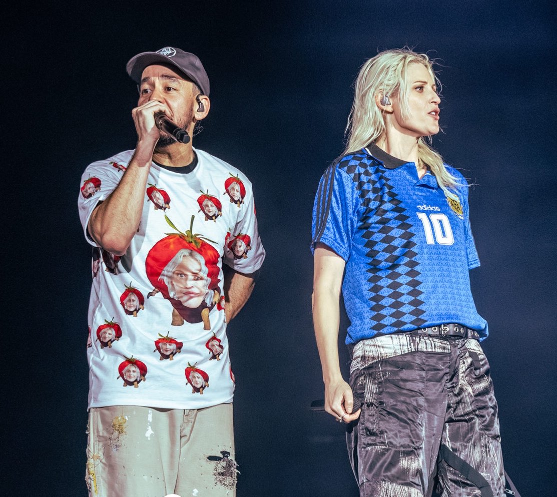 linkinparkaut's tweet photo. I will forever be greatful to Skot and Meesh, giving my stupid little shirt to the band. AND MIKE ACTUALLY WORE IT LIKE WYM?!??? https://t.co/HUuXVh3rvv