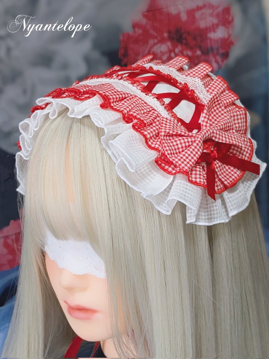 Nyantelope's tweet photo. Merveille vol.008 に掲載させていただいております！
ギンガムチェックヘッドドレスをとっても可愛く着こなしていただきました🍓

【minne】 ギンガムチェックヘッドドレス
https://t.co/QZRlGl8fhV

#メルヴェイユ
#Nyantelope https://t.co/LKlnrSQSZQ
