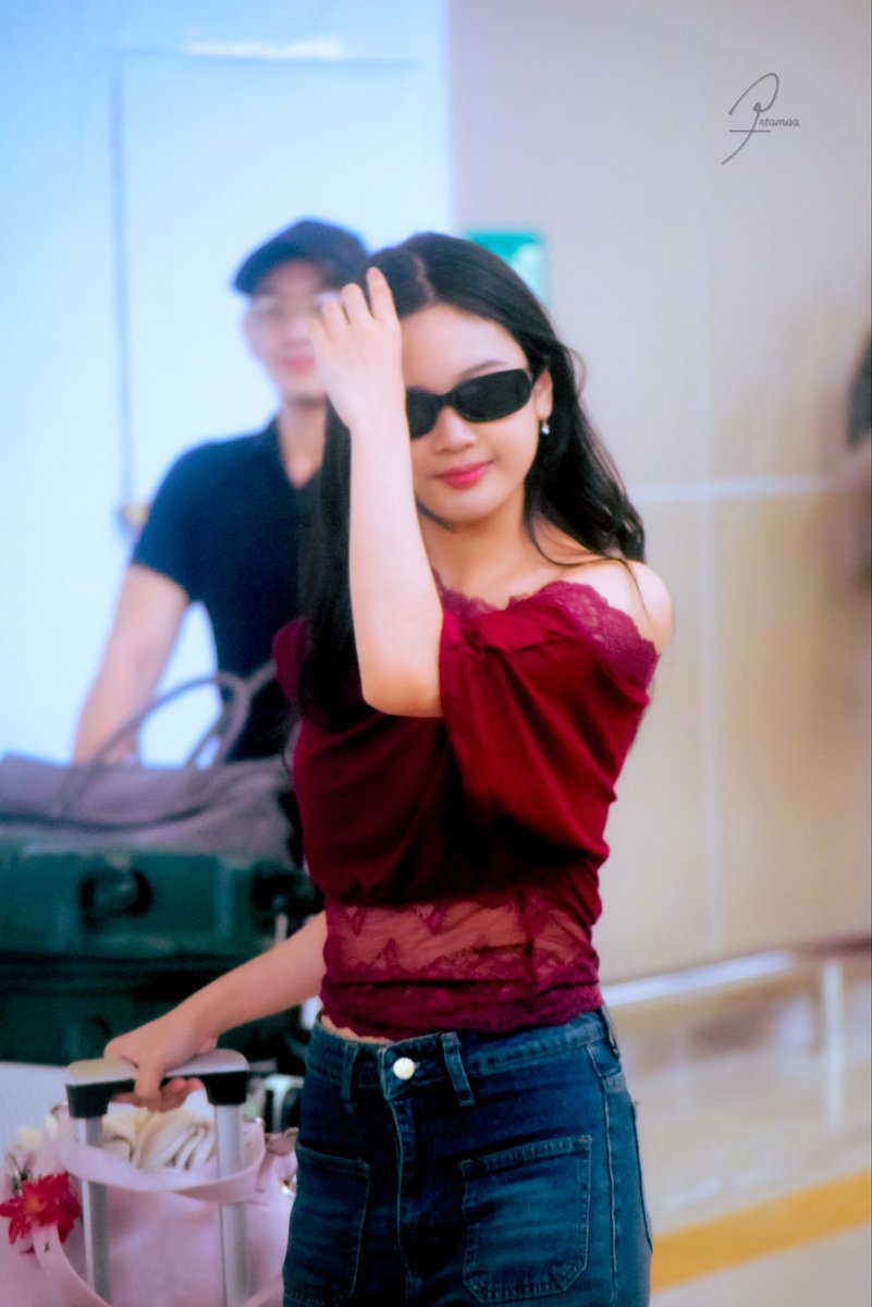_prtamaa's tweet photo. Rrrrribka!! @Ribka_JKT48 
at Juanda International Airport 
040726

#JKT48AirportFashion https://t.co/373lx043h2
