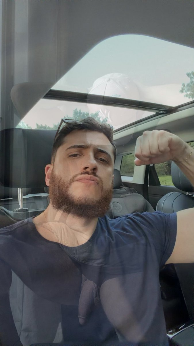 thzaosilva's tweet photo. That’s how make this fucking trend! https://t.co/yk6RWiBijr