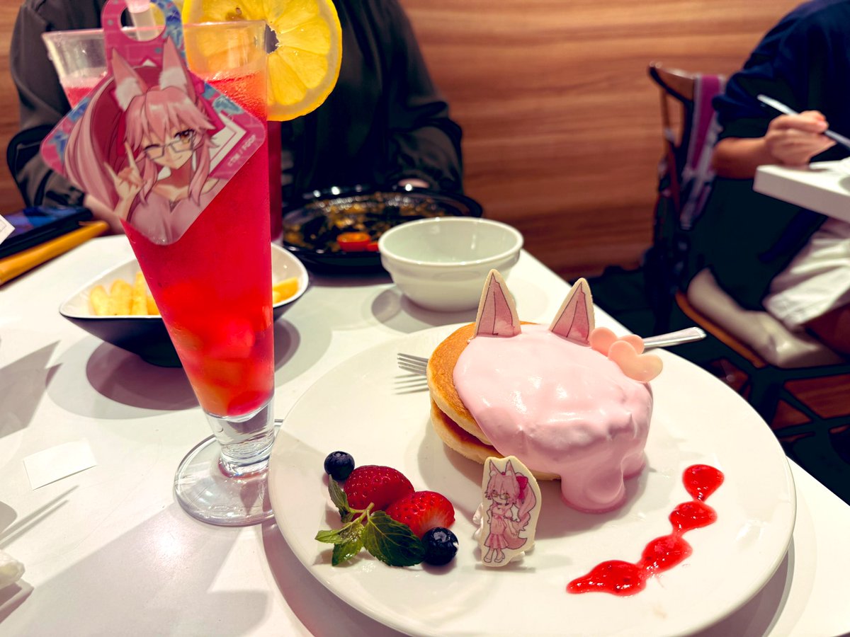 R_GK_STRIP's tweet photo. スイパラ行ってきたーよ
久々にキャパギリギリまで食べ過ぎて死にそうになった・・・・ https://t.co/01mb21MaQB
