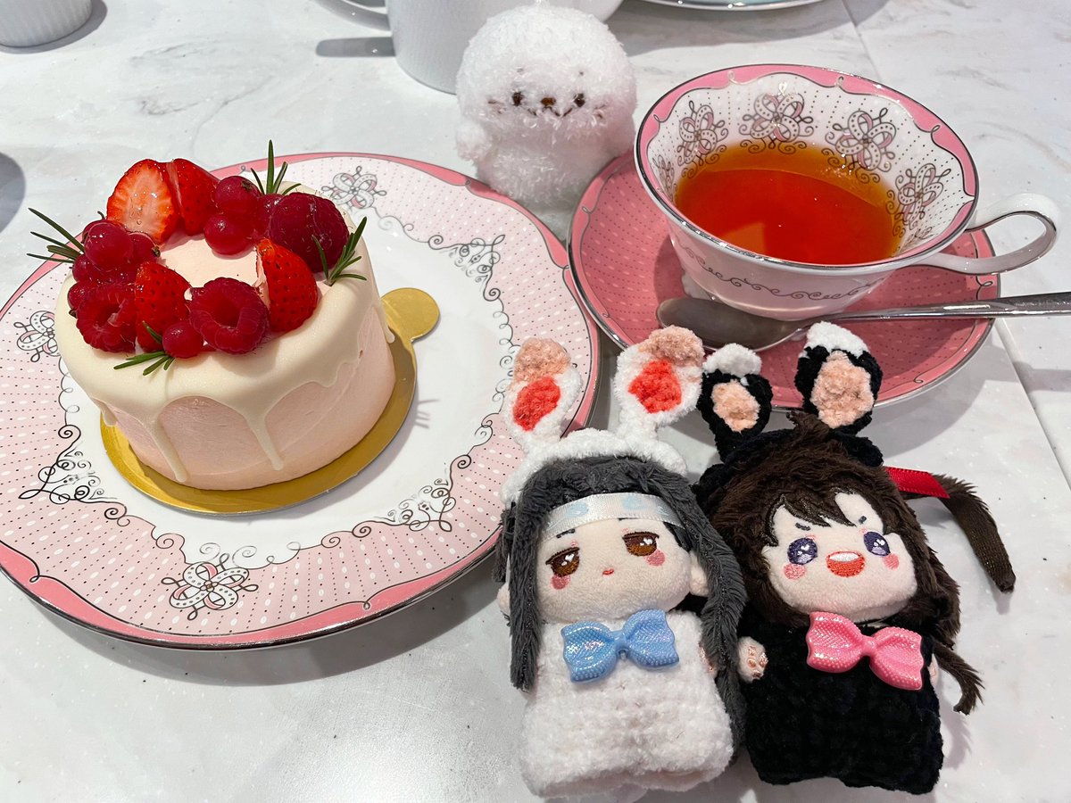rhcsk88's tweet photo. コラボカフェの後にまたカフェに行くやつ https://t.co/GBCUPYKMd5