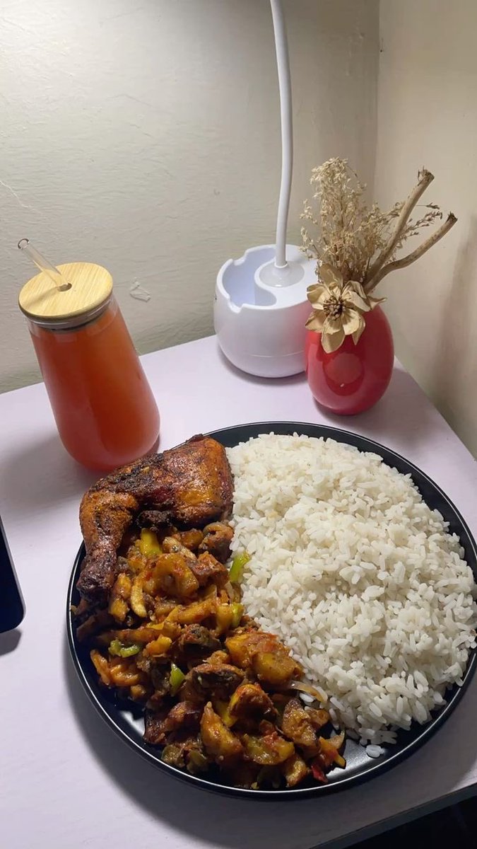 verysweetgirl88's tweet photo. Rice.               Or.           Beans. ? https://t.co/Yup0FuxhfM