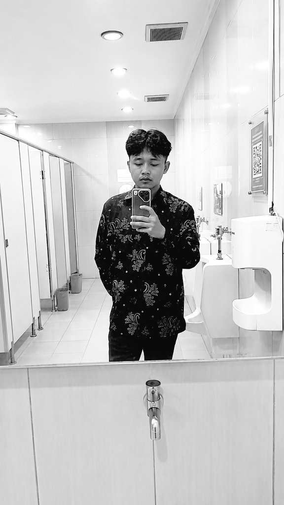 colssdulu's tweet photo. Malam Minggu kerja 💫💫 https://t.co/27V929IlDi