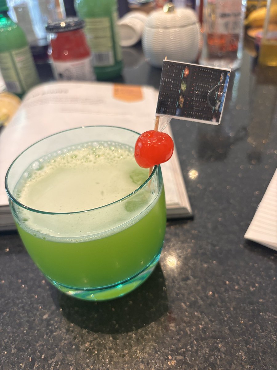 thistlefangirl7's tweet photo. just made the ace of spades cocktail feom the destiny cookbook its delicious https://t.co/64kz9kIEWe