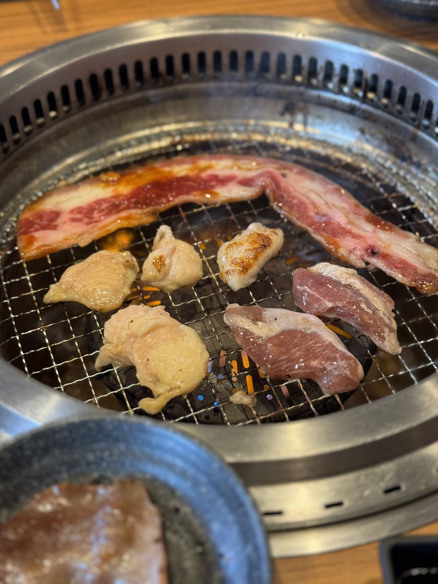 Nights217's tweet photo. 熟成焼肉いちばん、お値段の割に内容が良いので、焼肉食べたい時はここに。土鍋ご飯と国産おさつバターが美味しくて必ず食べてる。 https://t.co/c0jagkGojQ