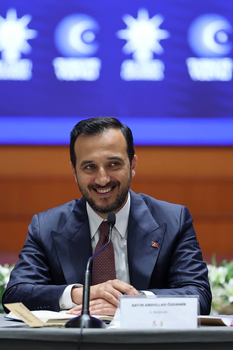 AKSultangazii's tweet photo. Sağlıklı Türkiye Yüzyılı İstanbul Teşkilat Buluşması, Sağlık Bakanımız Sayın Kemal Memişoğlu ile AK Parti İstanbul İl Başkanımız Sayın Abdullah Özdemir'in katılımlarıyla gerçekleştirildi.

Programa; milletvekillerimiz, Sultangazi İlçe Başkanımız Sayın İmdat Kamacı, ilçe başkanlarımız, belediye başkanlarımız ve teşkilat mensuplarımız katılım sağladı.

Türkiye Yüzyılı vizyonu doğrultusunda sağlık alanındaki hedeflerin, teşkilat çalışmalarının ve vatandaş odaklı hizmet anlayışının ele alındığı buluşmada; birlik, istişare ve ortak çalışma kültürümüz bir kez daha güç kazandı.

Milletimizin sağlıklı yarınları için durmadan, yorulmadan çalışmaya devam edeceğiz.

@abdullahozdemir 
@ImdatKamac 
@avadursun