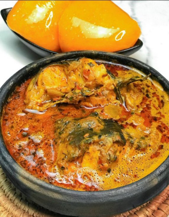 ChrisOdogwu's tweet photo. LUNCH. 
STARCH with BANGA SOUP. 
NATIVITY: NIGER-DELTA delicacy. 
NUTRIENTS: FRESH FISH, VEG, OIL PALM -Protein, vitamins and otherr minerals etc https://t.co/9HqyTVXbgW