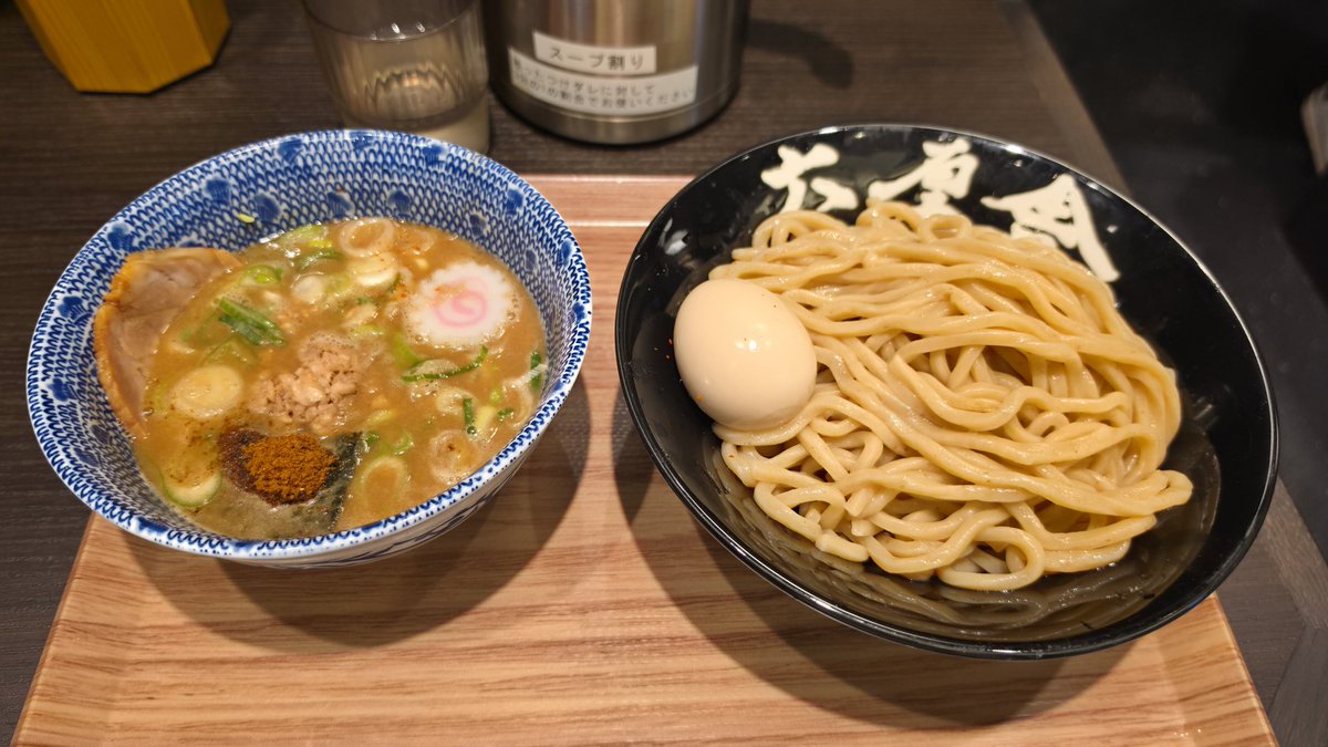MrWNine's tweet photo. あー疲れた！
メシだメシだーヽ(・∀・)ノ https://t.co/OTnV8Jvr1y