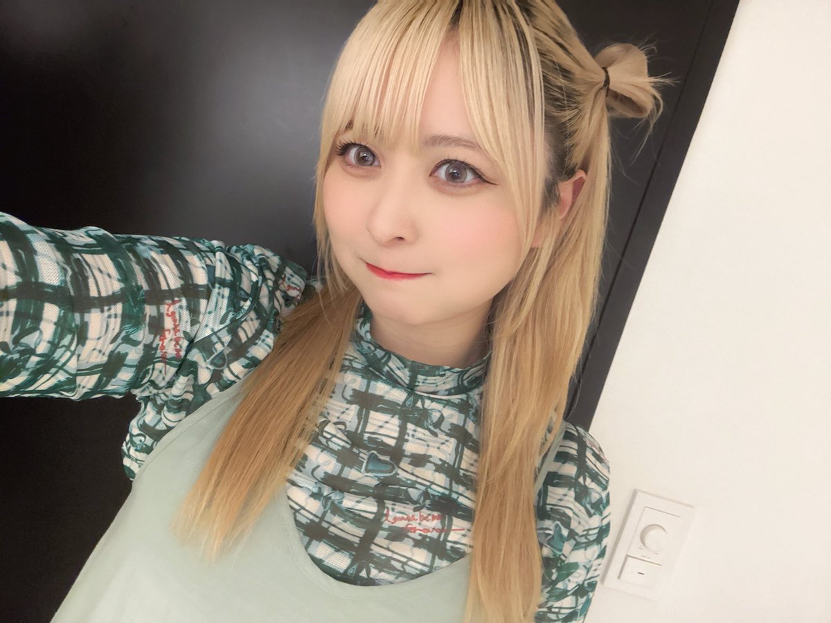 見上げた空にあなたを想う 明日12時/15時の2公演出演です☁️ お待ちし