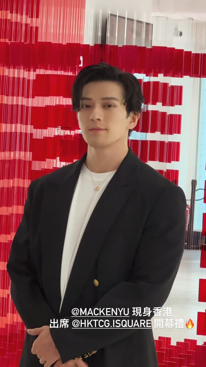 onlyMackenyu's tweet photo. 머리카락넘기는거 https://t.co/5hzNLIkMJG