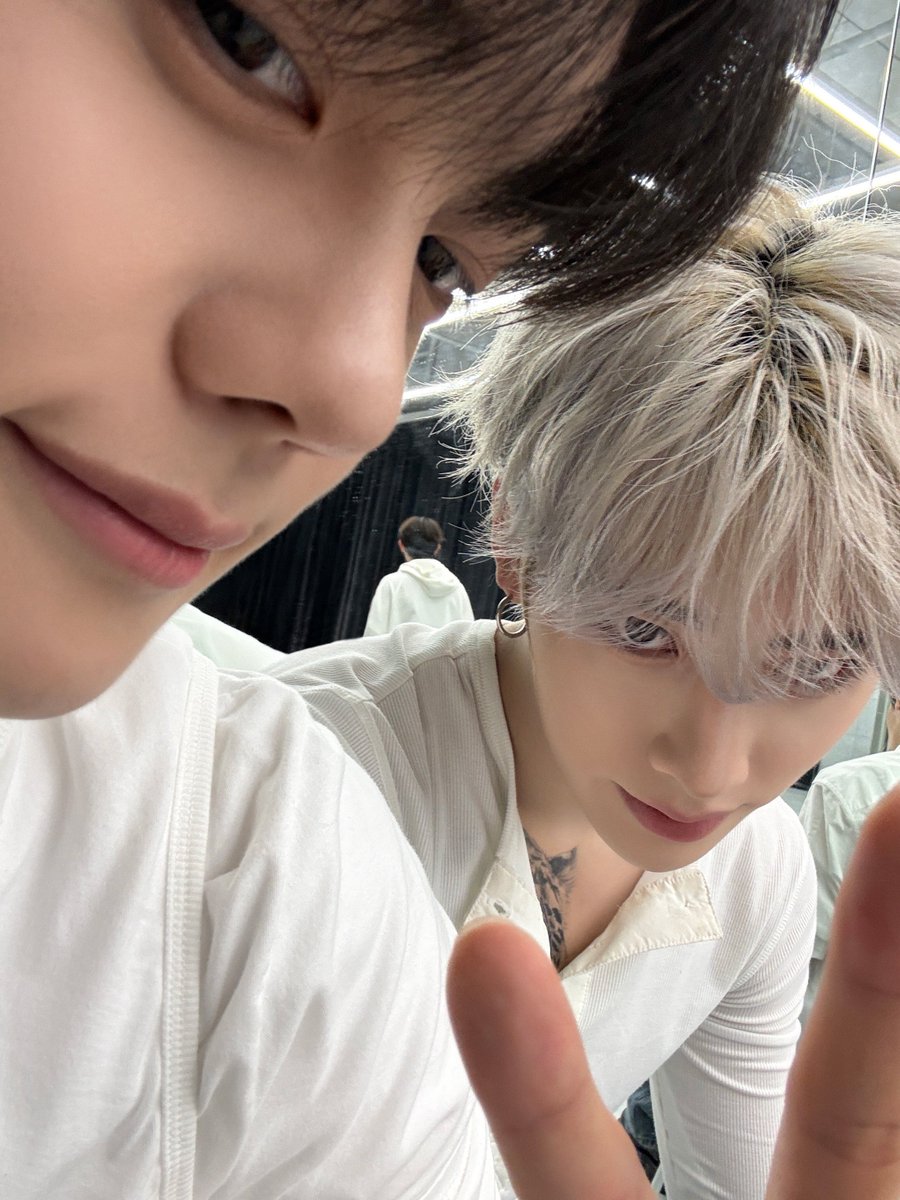 gyubrikfest's tweet photo. as it’s 7/4 today (or 4/7 depending on where you are) join us as we celebrate gyubrik and qrt this tweet with your favorite 🐶🐱 moments this year or with classics from previous years! https://t.co/OOciAhxchv
