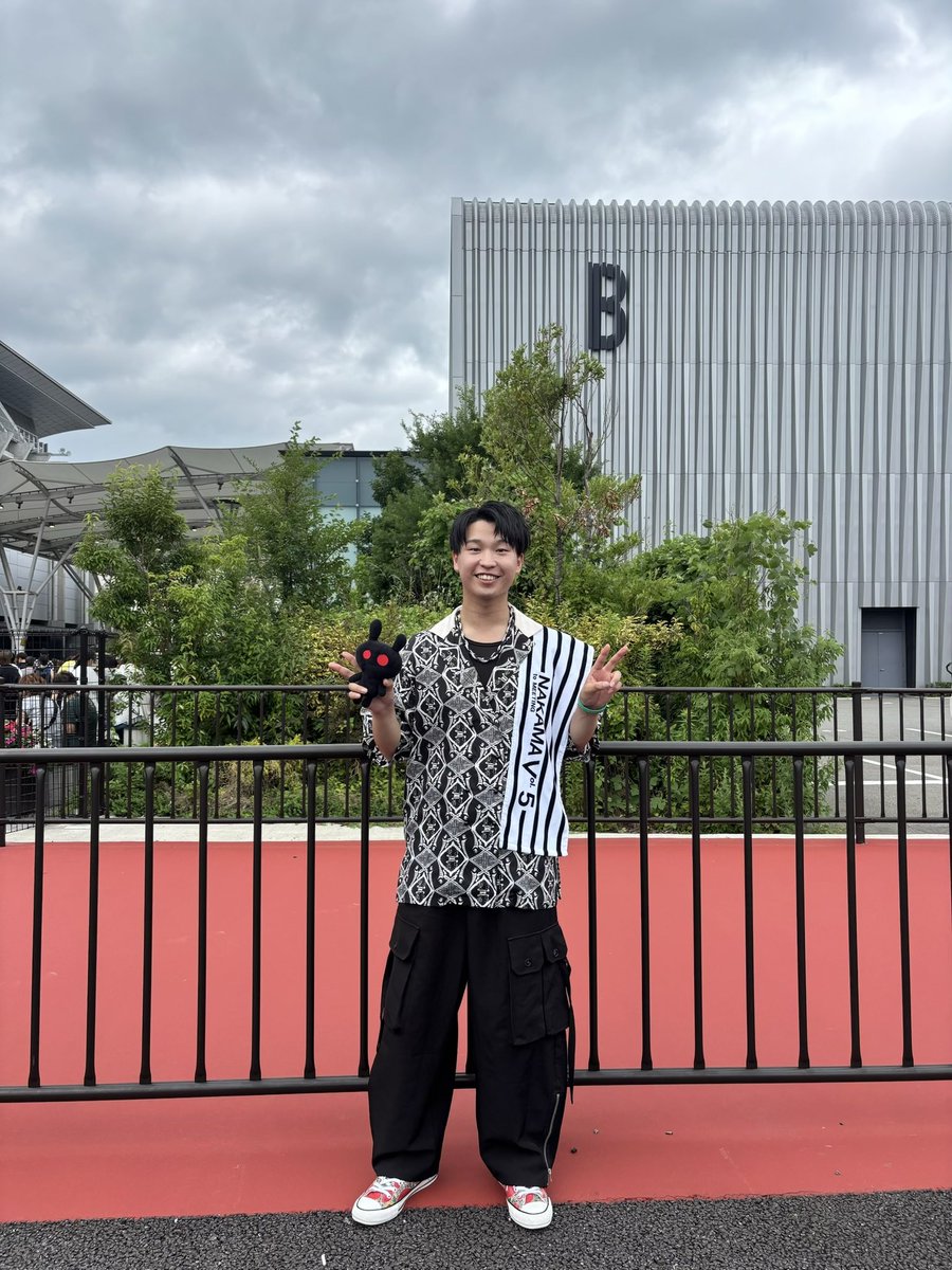 hk__262's tweet photo. 初日楽しすぎました！！！
内容盛りだくさんであっという間でした！
ある曲のある歌詞がさすがにぐっと来ざるを得なかったです

#NAKAMAtoMEETING_vol5 #新しい地図 https://t.co/7oDe3I9x08