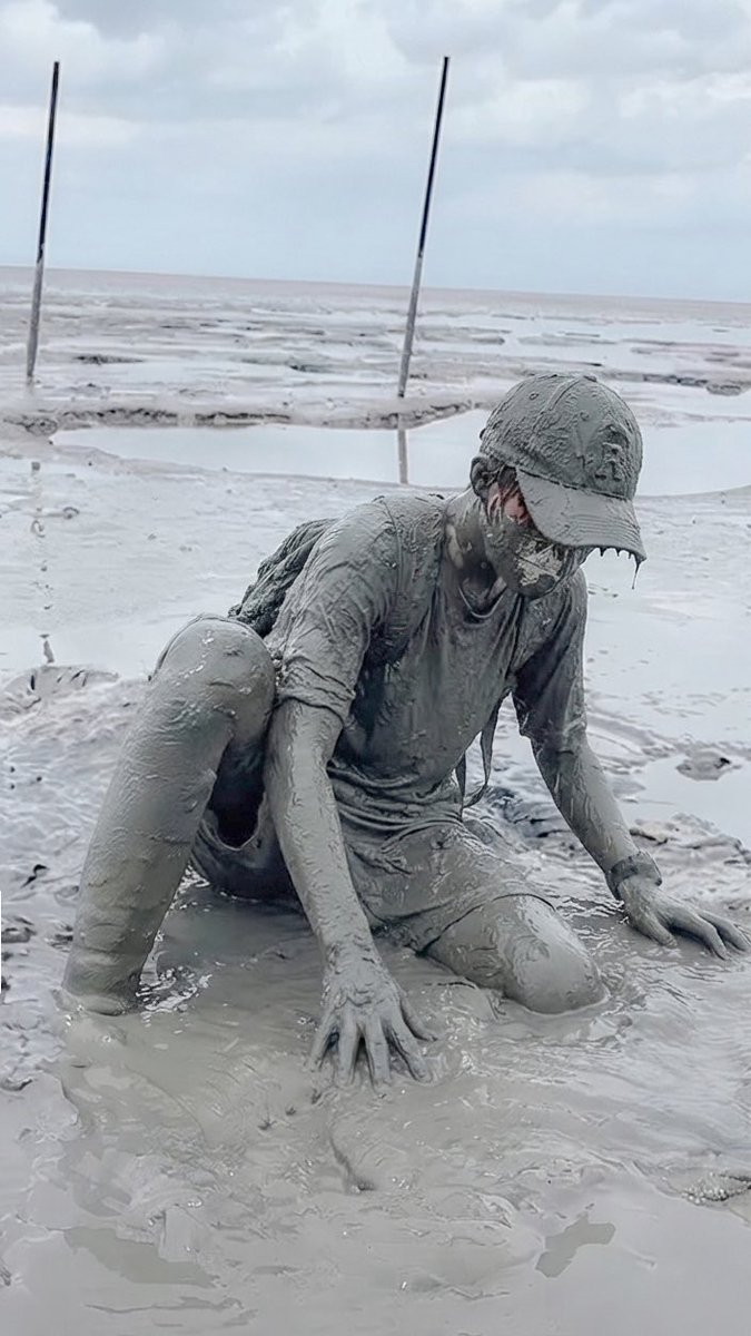 mushroomslime's tweet photo. 泥まみれ体験🥵
干潟に飛び込む覚悟
ありますか？ https://t.co/1EdN2G34S1