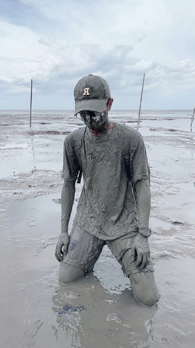 mushroomslime's tweet photo. 泥まみれ体験🥵
干潟に飛び込む覚悟
ありますか？ https://t.co/1EdN2G34S1