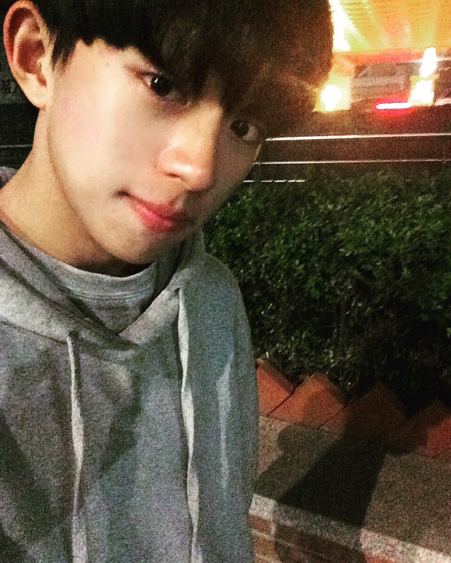 yang_kkangchong's tweet photo. 10년차이는 그냥 잡아묵네 https://t.co/dTKhvKYXnY