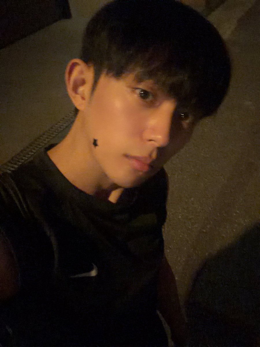 yang_kkangchong's tweet photo. 10년차이는 그냥 잡아묵네 https://t.co/dTKhvKYXnY