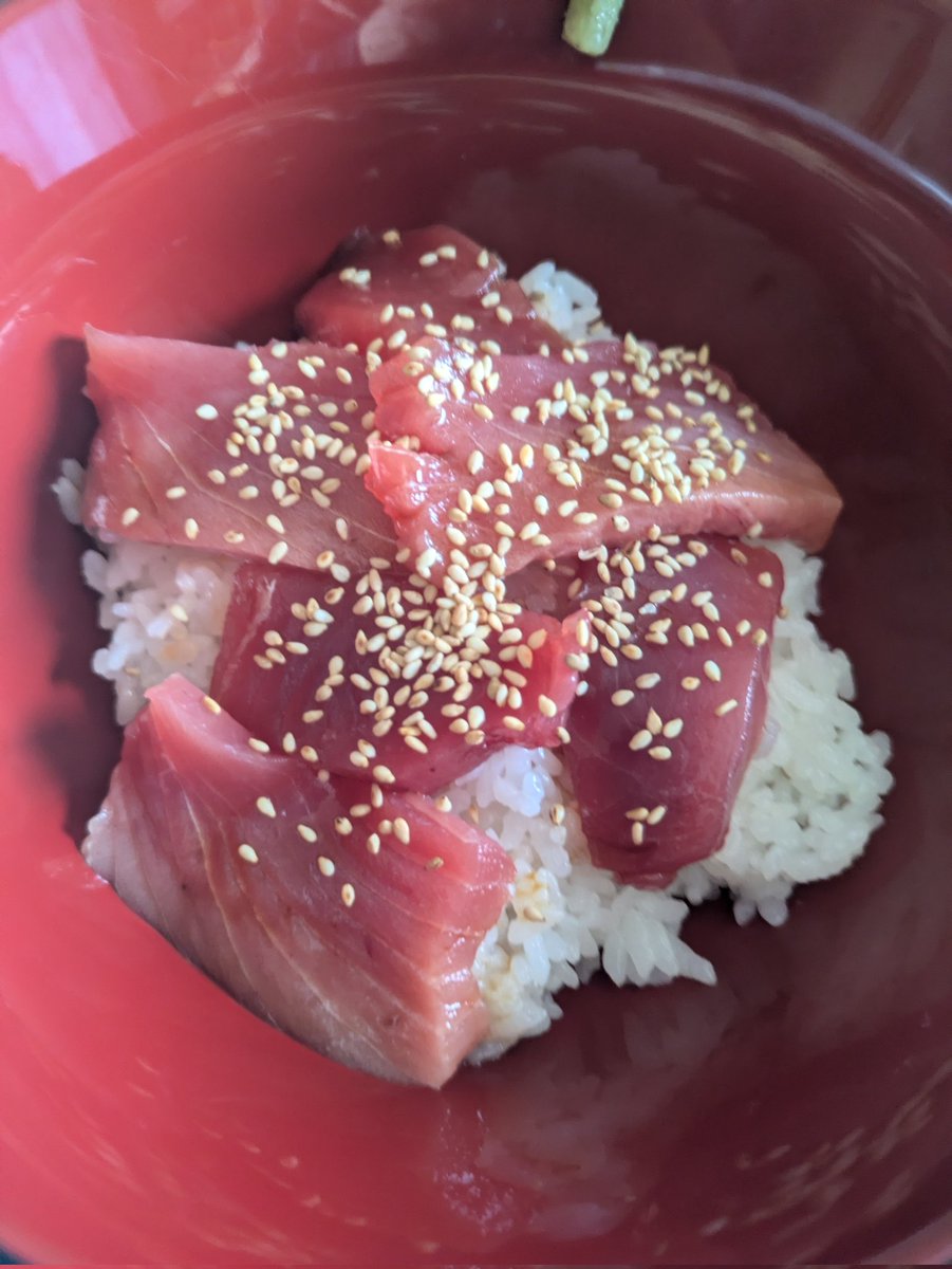 suama_FK's tweet photo. マグロもらったのでマグロ丼にした。めちゃうまかった。 https://t.co/rwpNrCUh0b