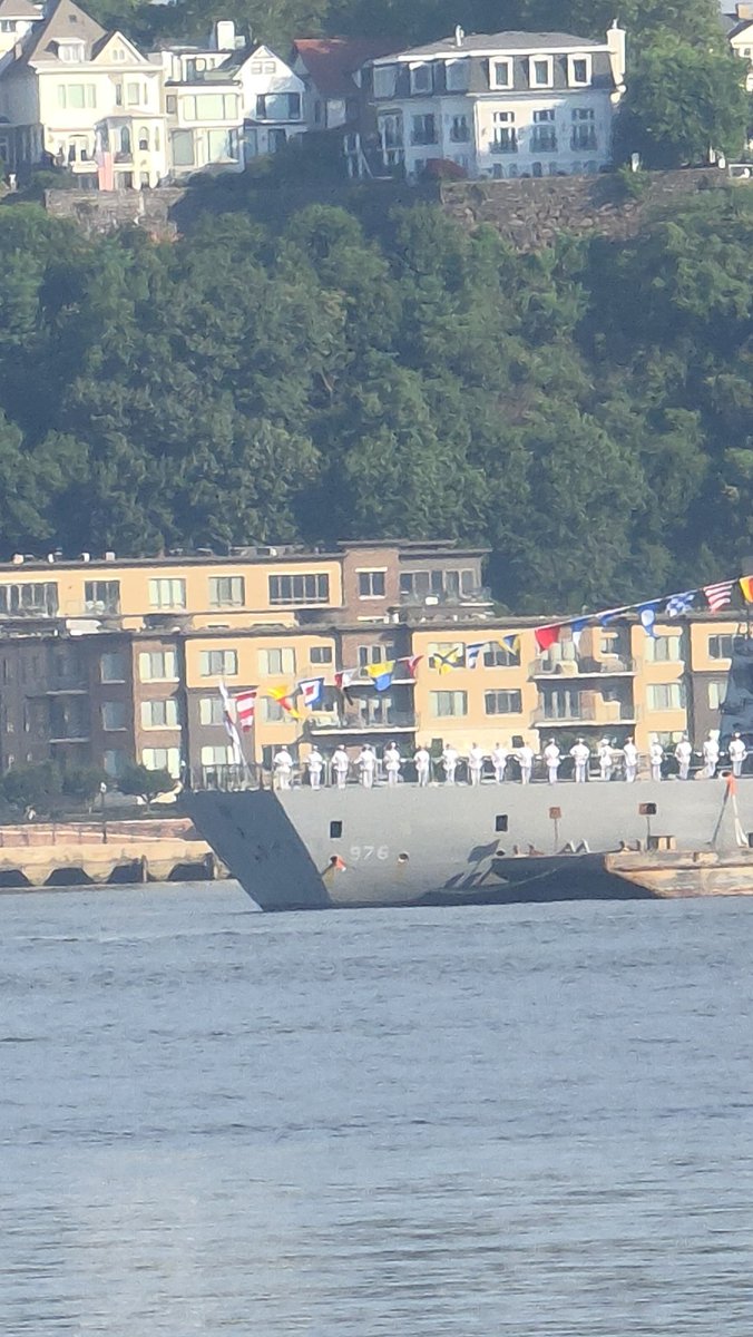 TimDavidNYC's tweet photo. #July
@ABC7NY @WarshipCam
#America https://t.co/OLW3RLlmto