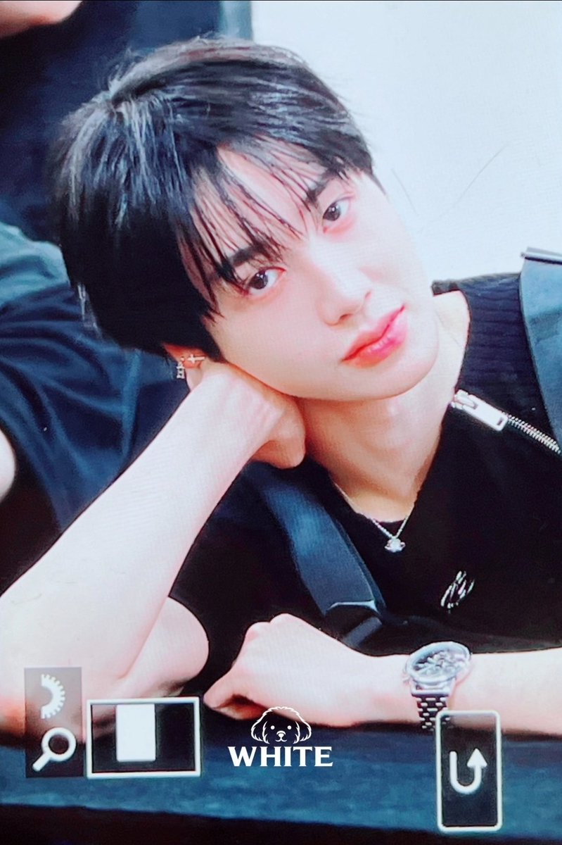 1005white_H's tweet photo. 260704 pre

미남 ..

#xikers #HUNTER
#싸이커스 #헌터 https://t.co/v2xnHUspe5