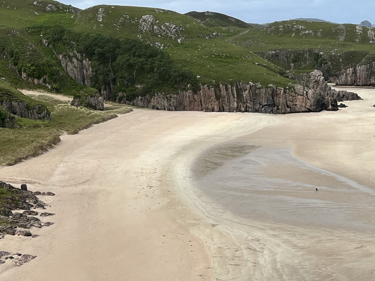 gemarcus's tweet photo. @JeremyClarkson Just one beach in Scotland! https://t.co/fYTPZ8rRgr