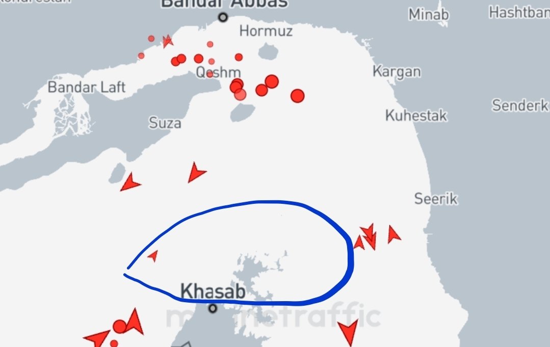 IranObserver0's tweet photo. ⚡️BREAKING: The IRGC’s fleet of Speedboats has completely Shut Down the Omani side of the Strait of Hormuz, which Ships were using without Iran’s Approval https://t.co/DBCIJ9yHRi