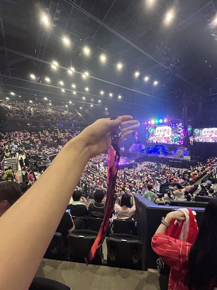 myoooos2's tweet photo. ふるっぱーアリツ神戸2日目~！
参戦してきました☺️かれんたんもみんなも可愛くて超ぱわーを貰えました🤘🏻💘またはやくライブ参戦したい♡
だいすき꒰՞ɞ̴̶̷̥⩊ɞ̴̶̷̥꒱֯🎀

ふるっぱーのみなさんも場所教えてくださったり銀テ譲ってくださったり素敵な方ばかりで優しさがしみるでした😭ありがとうです🫶🏻 https://t.co/kJF5Hq8nxE